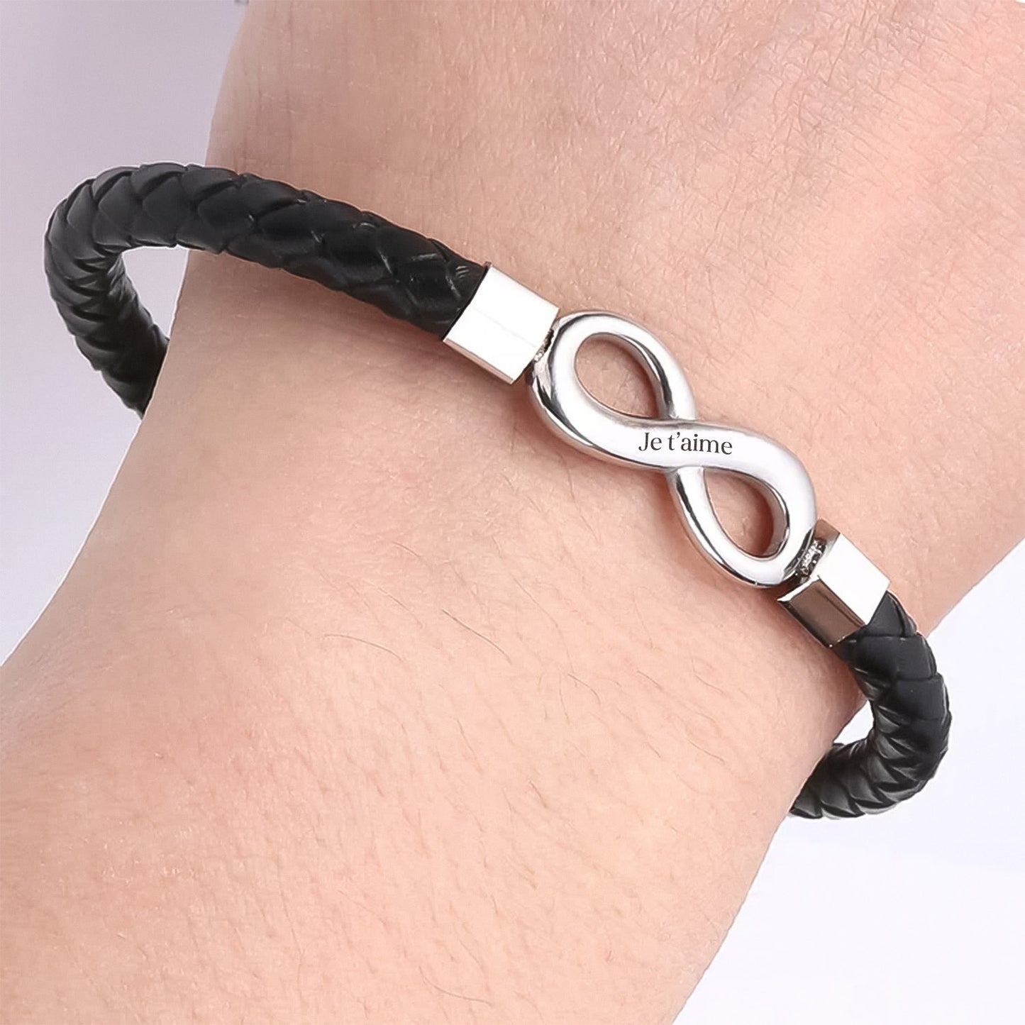 Bracelet Infini Tressé avec Gravure Personnalisée